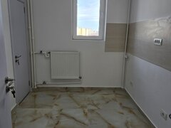 Titan, 3 minute metrou si parc IOR